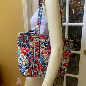 Vera Bradley Summer Cottage Floral Quilt Tote Bag Full Zip